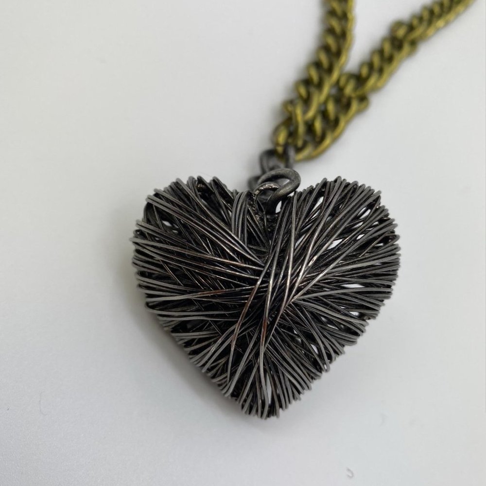 UNIQUE WIRE WRAPPED HEART NECKLACE - Picture 2 of 4
